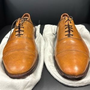 Allen Edmonds Park Avenue in a very light brown. Size 12 D
